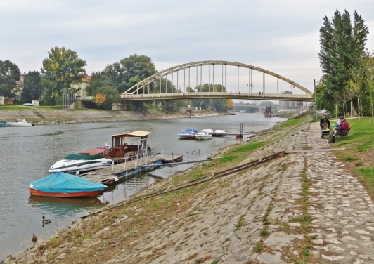 die Kleine Donau / Mosoni Duna am Móricz Zsigmont-Kai