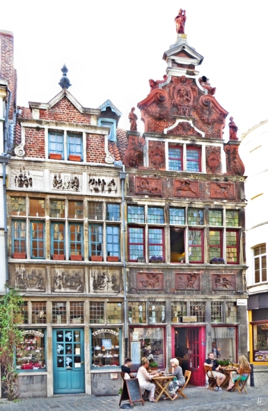 2015-08-21 BELGIEN 3_Gent (62) Kraanlei mit dem Haus der Werke der Barmherzigkeit+Huis De Fluitspeler