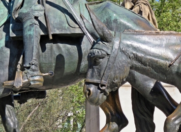 2017-04-12_5 MADRID-Urlaub (59) Plaza de España - Monumento a Cervantes -Sancho Panzas Esel (Lorenzo Coullaut Valera, 1925-'30)
