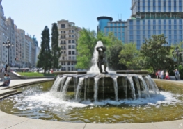 2017-04-12_5 MADRID-Urlaub (81) Plaza de España - Fuente del Nacimiento del Agua (1969)