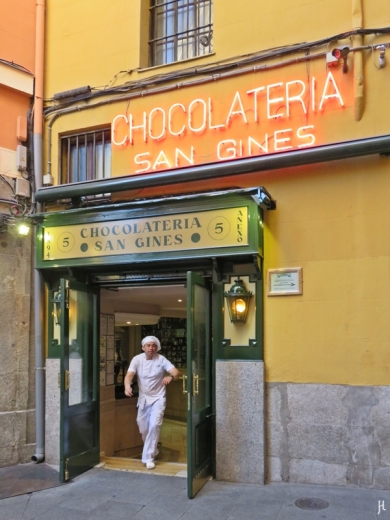 2017-04-13_1 MADRID-Urlaub (1) Pasadizo de San Ginés - Chocolatería San Ginés