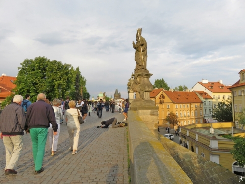 2017-07-14 Prag_13 (CK) über und unter die Karlsbrücke (1)