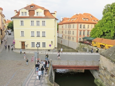 2017-07-14 Prag_13 (CK) über und unter die Karlsbrücke (4) Brücke über den Teufelsbach